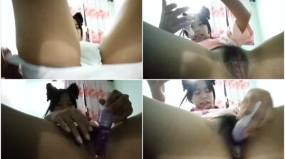 น้องข้าวหอม นักเรียนม.ต้นเปิดหีช่วยตัวเอง นั่งอัดคลิปโชว์เม็ดแตด เขี่ยหีจนน้ำเยิ้ม