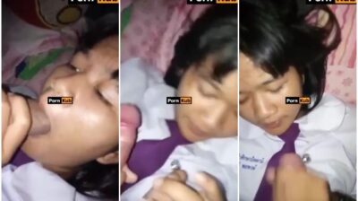 นักเรียนไทย ควักควยให้รุ่นน้องหัดอม เเล้วชักแตกใส่ตัว