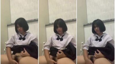 เด็กมัธยมแอบเกี่ยวเบ็ด เรียนอยู่แต่เงี่ยนต้านไม่อยู่ มานั่งเยี่ยวแล้วเอานิ้วตกเบ็ด